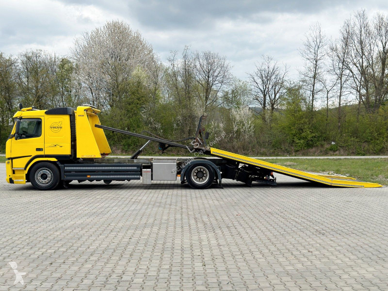 Camion Volvo 330 * ABSCHLEPPWAGEN 6,00 m *...