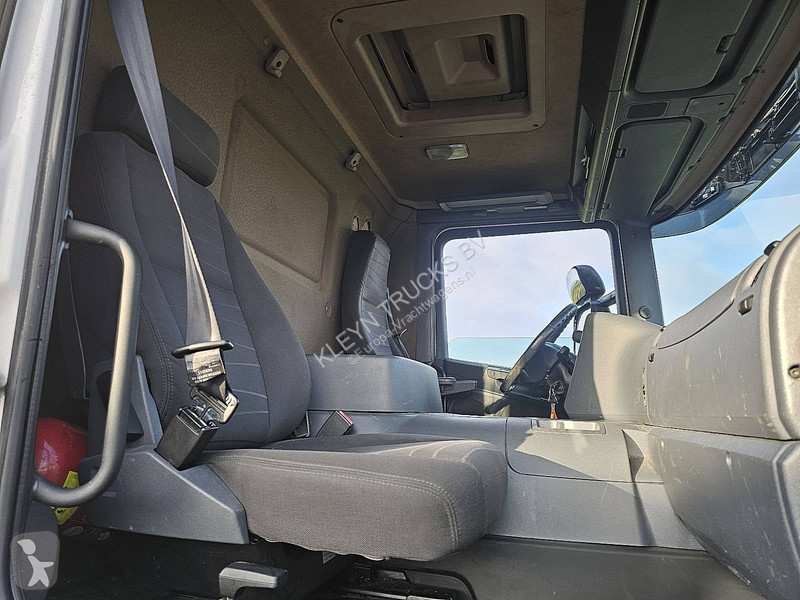 Camion Scania P320 6X2*4 AMBERET FRIGO