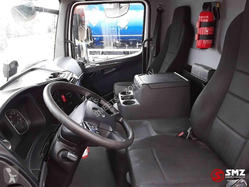 شاحنة Mercedes 1221