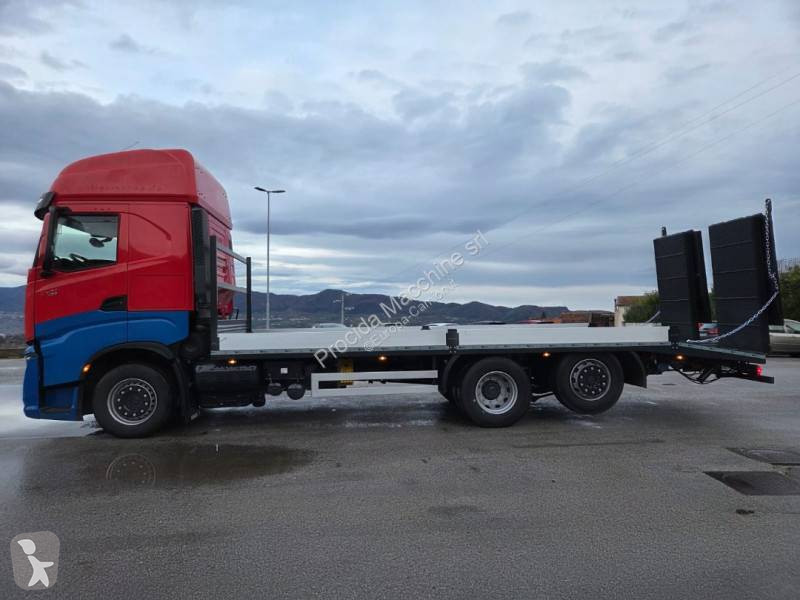 شاحنة Iveco