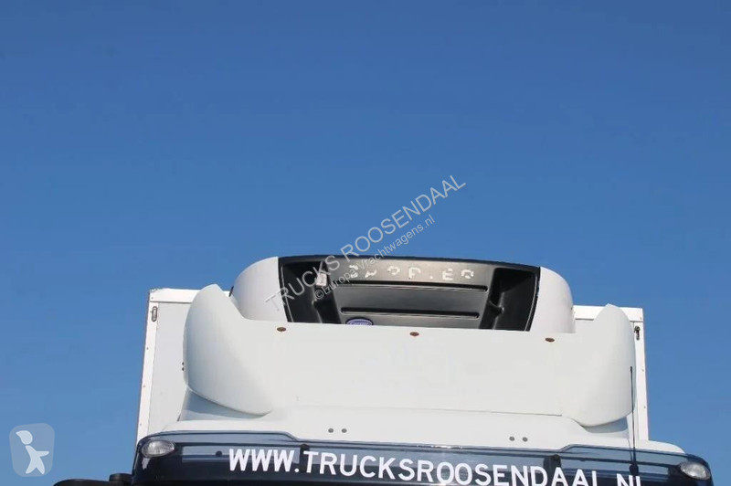 شاحنة Iveco 310 + 6X2 EURO 5 + CARRIER + LIFT