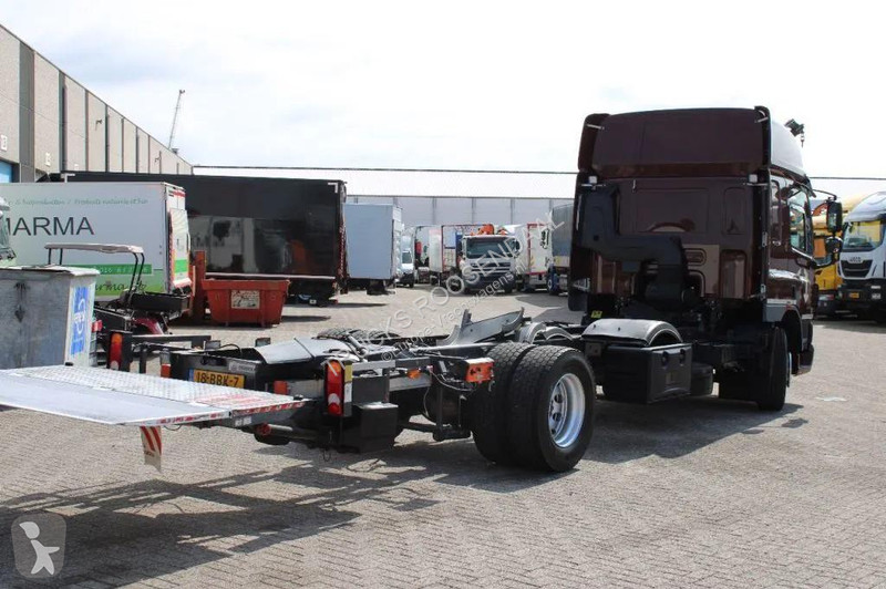 شاحنة DAF 220 + lift + euro 5