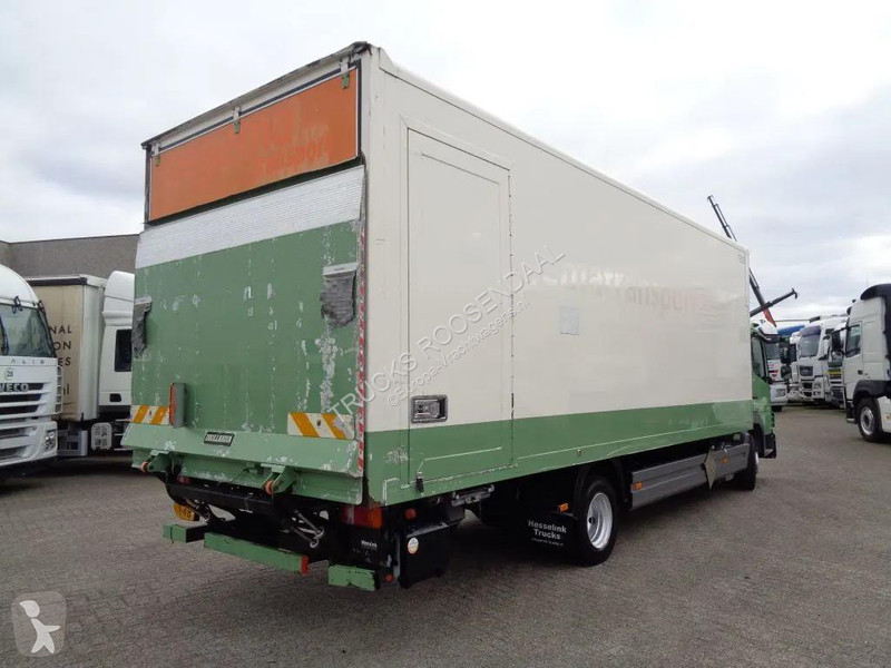 شاحنة Mercedes 822 + Euro 5 + Dhollandia lift
