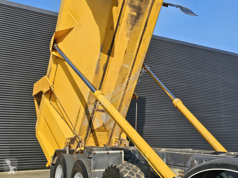 Camion Volvo 460 10x4 / 30m3 TIPPER / MINING