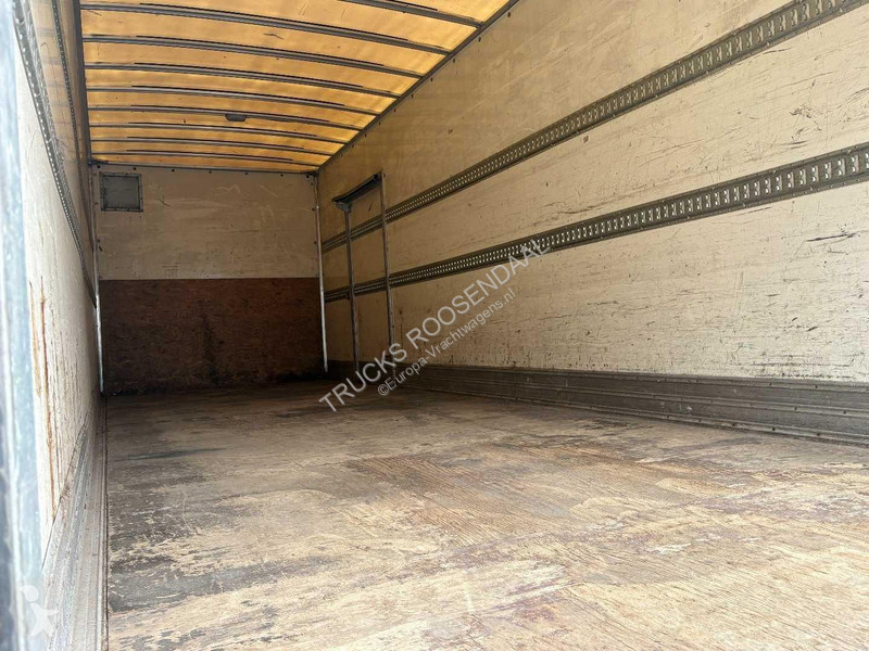 شاحنة Iveco 120E18 + euro 5 + lift