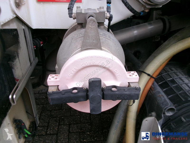 شاحنة Renault 270 4x2 fuel tank 13.8 m3 / 4 comp