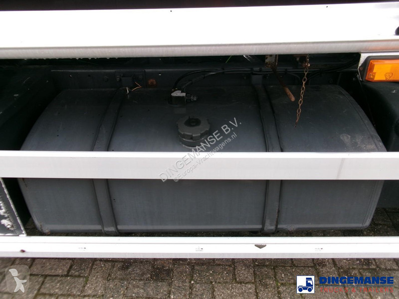 شاحنة Volvo 240 4x2 RHD fuel tank 13 m3 / 4 comp