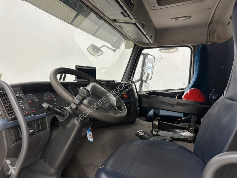 شاحنة Volvo 300 - 6x2