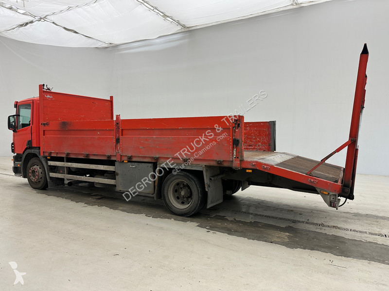 Nosič strojů Scania 94D.220