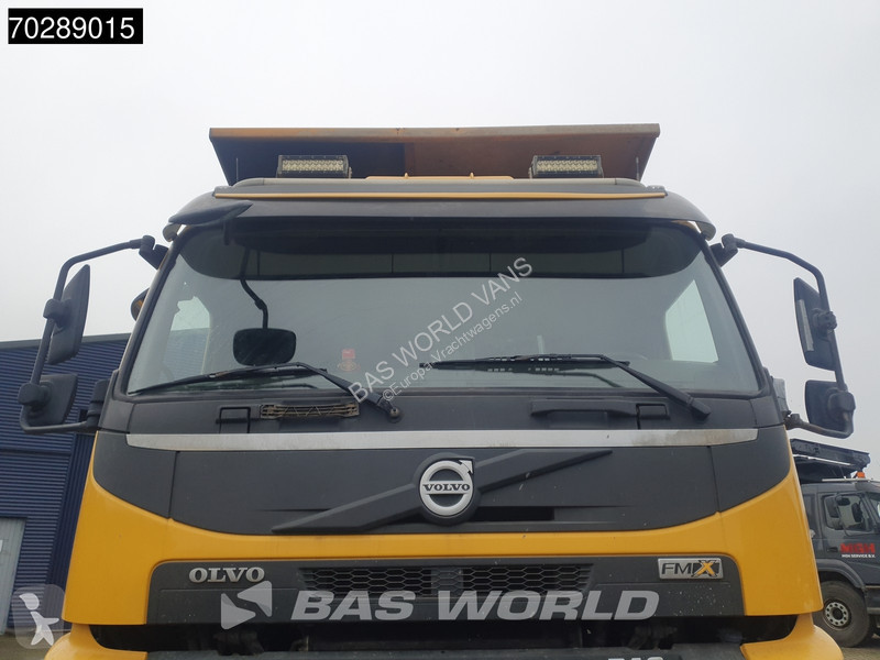شاحنة Volvo 520  8X4 32m3 AJK Pusher Big-Axle...