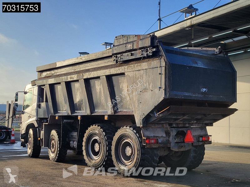 شاحنة Volvo 500  8X4 27m3 AJK Pusher 45Tons...