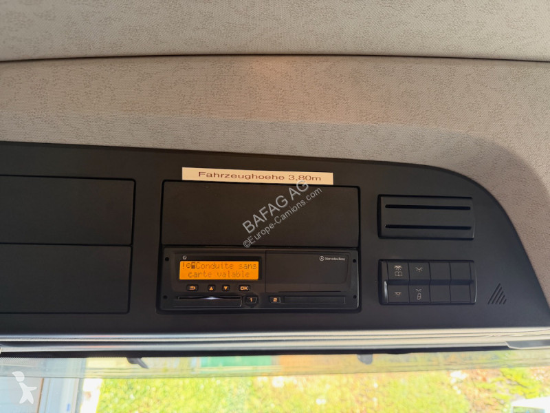 Camion Mercedes arocs 4446