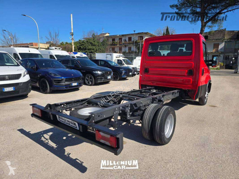 Veicolo commerciale Iveco 35-21