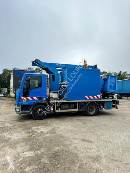 شاحنة Iveco 100E19