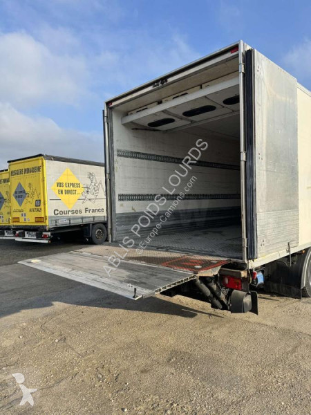 شاحنة Iveco 160E30