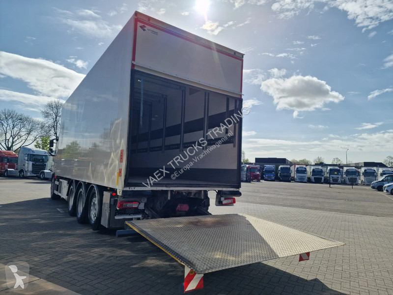 Kamión Volvo 16750 XL 8x4*4 - Carrier Supra...