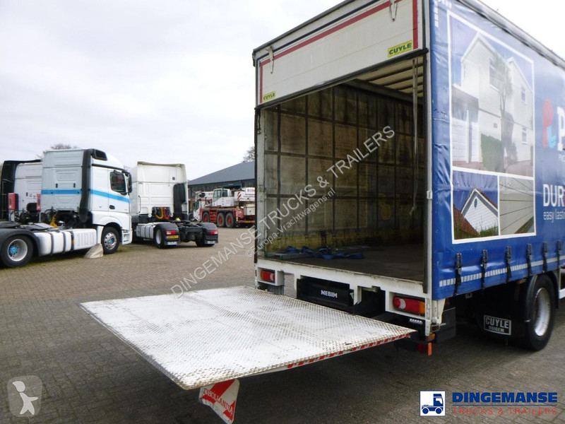 شاحنة Volvo 240 4x2 curtain sider