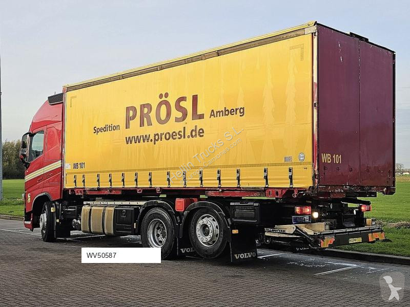 شاحنة Volvo 500 6X2 Elevador 2000kgs
