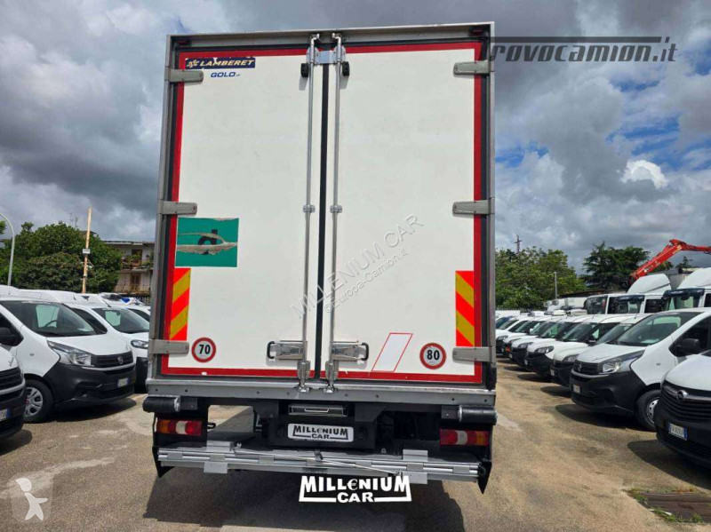 Camion Mercedes MERCEDES  25-32 EURO 6 CELLA...