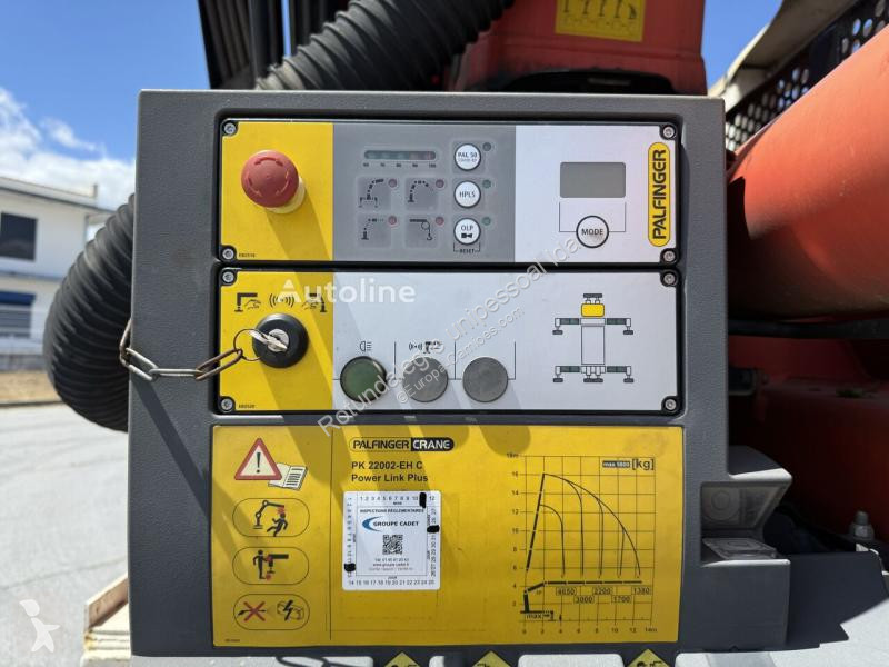 شاحنة Volvo 8x4 C/GRUA