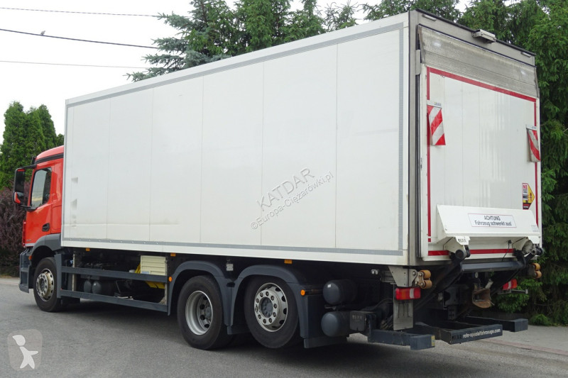 شاحنة Mercedes 2840 Syp euro 6 chłodni 3 osie...