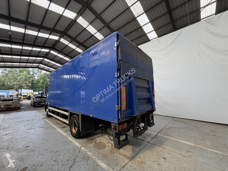 شاحنة Volvo 220 121651 km airco