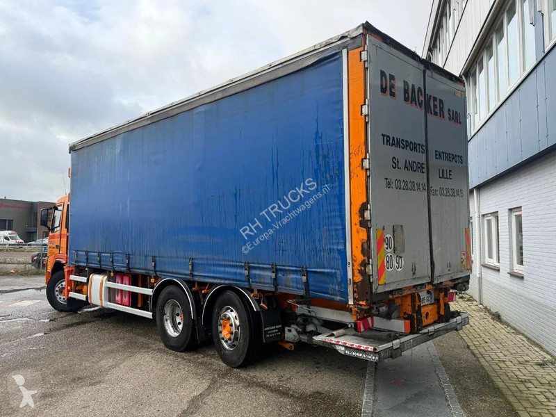 شاحنة Volvo 330 6X2 DHOLLANDIA 2000 KG LAST...