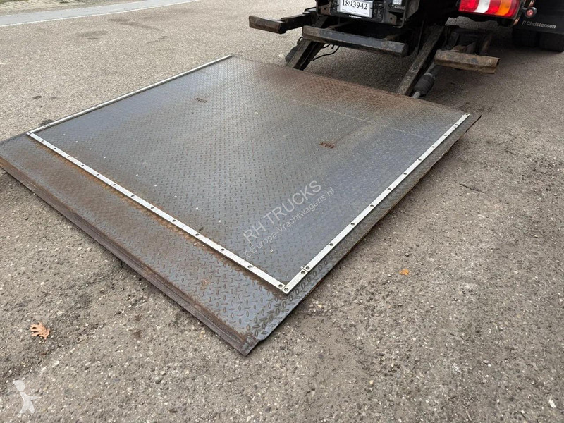 شاحنة Mercedes 1827 4X2 EURO 6 GESLOTEN BOX MET...