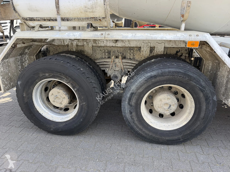 Beton Scania P370 8X4 Euro 6 9 M3 iebherr