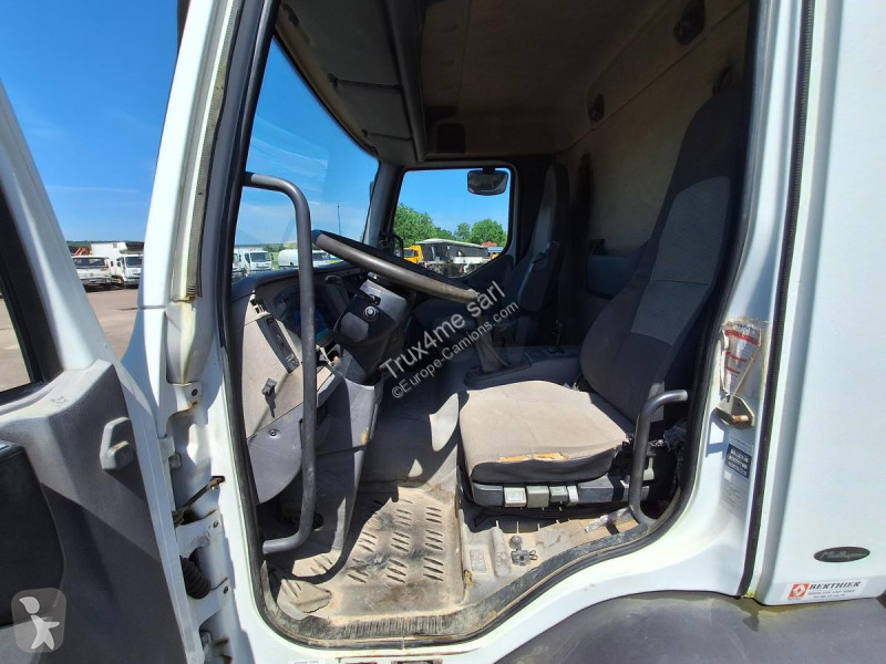 شاحنة Renault 220 DCI