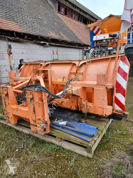 شاحنة Iveco + Anhänger + Schiebenschild +...