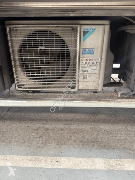 شاحنة Renault 220 MEDISCHE VRACHTWAGEN /CAMION...