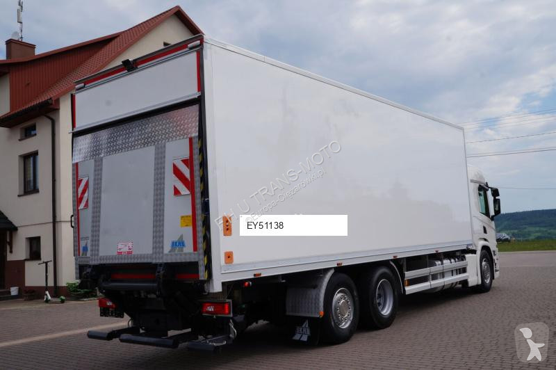 Камион Scania P 450 6x2 CHŁODNIA KONTENER 8.45...