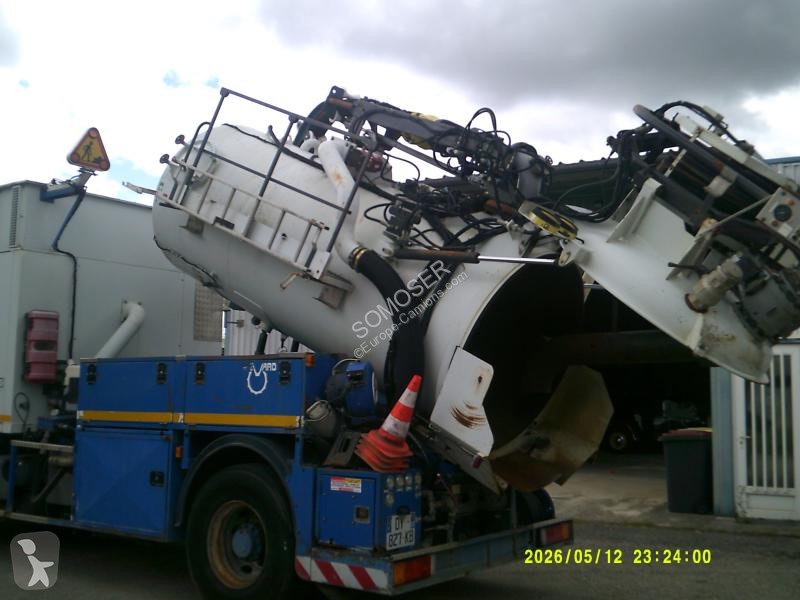 آلة لصيانة الطرق Renault 300.19