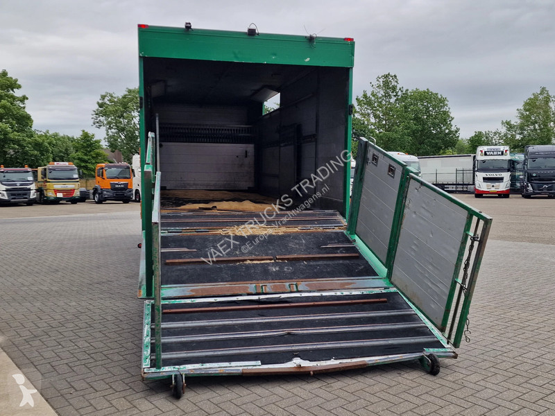 شاحنة Volvo Globetrotter 6x2*4 - Livestock -...