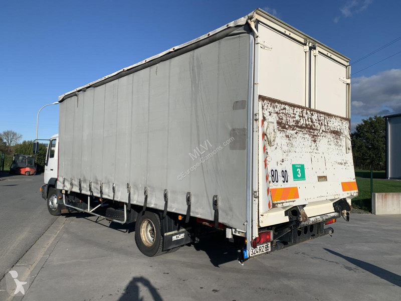 Camion MAN 12.220