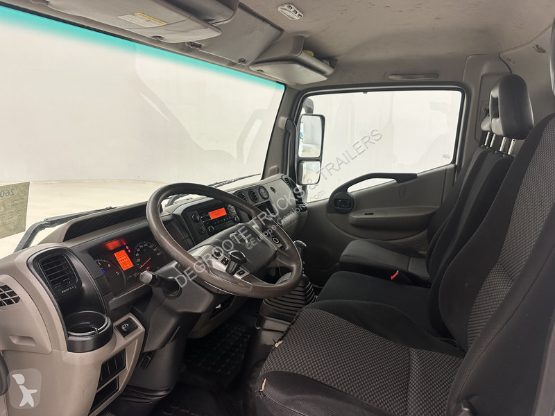 شاحنة Nissan 56.15