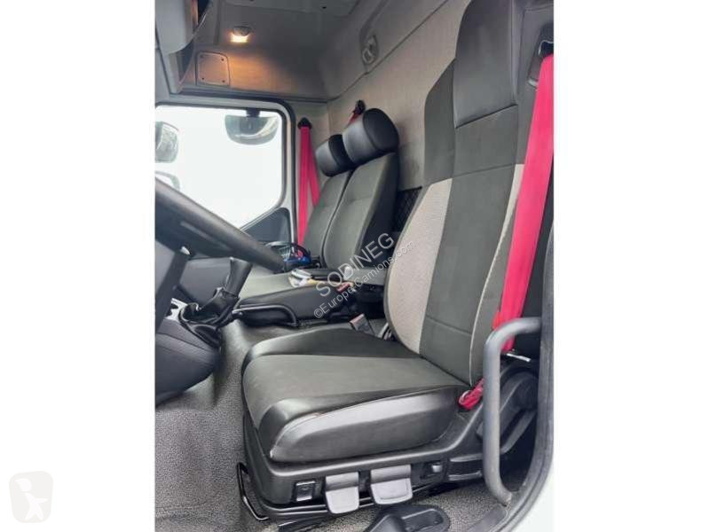 شاحنة Renault  TARIERE D16K280 4X4