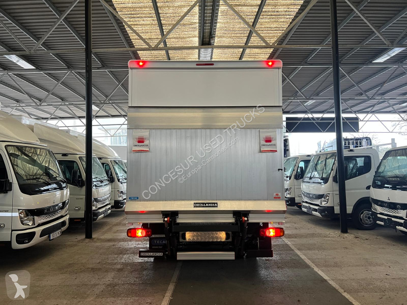 شاحنة Fuso 3.6 Ton 3C15 Paquetero con trampilla