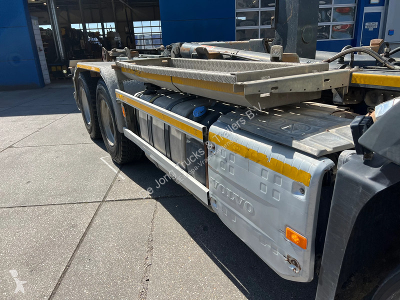 شاحنة Volvo 420 / 6x4 / Hookarm 20T / Steel Spring