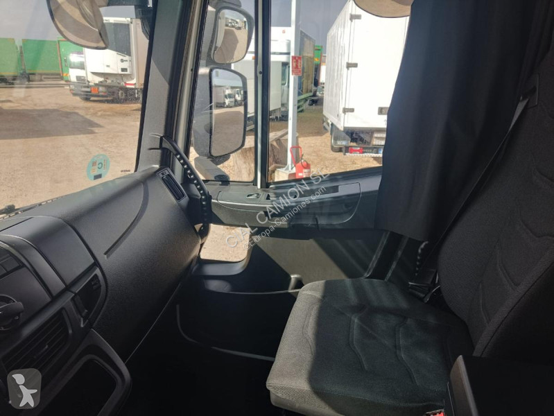 Camion Iveco  160 E 32