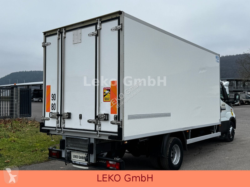 شاحنة Iveco 70C18 Mit Carrier Xr 500