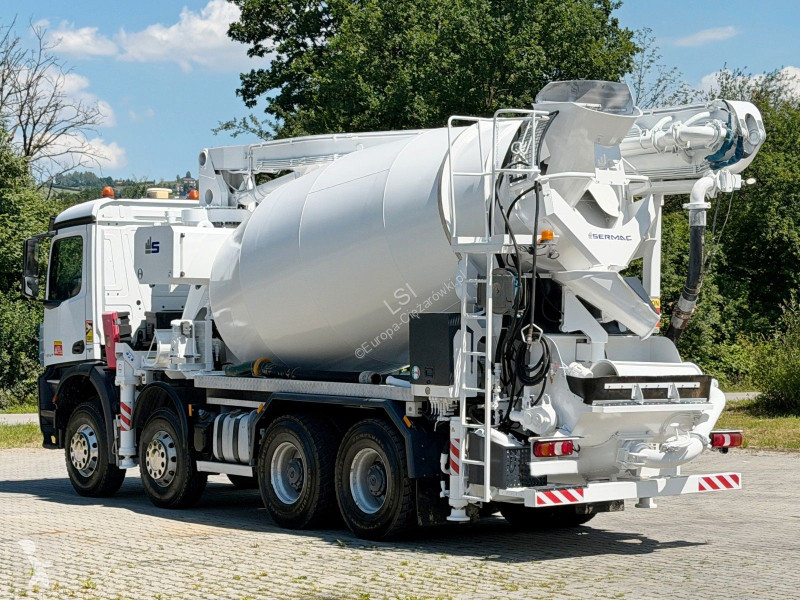 Камион Mercedes AROCS 3743 * Betonpumpe + FUNK...