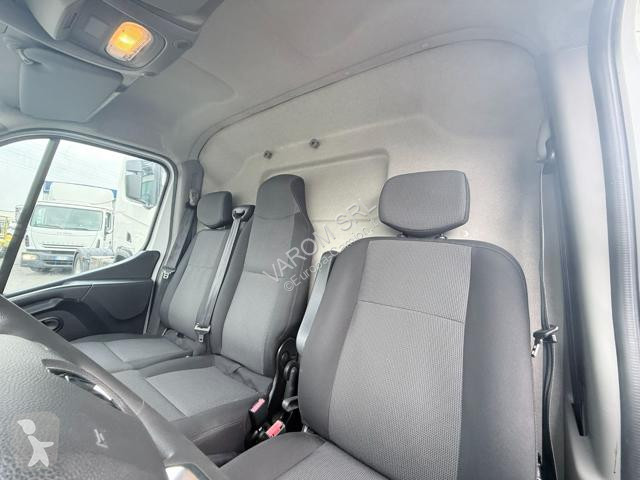 Грузовик Renault MASTER
