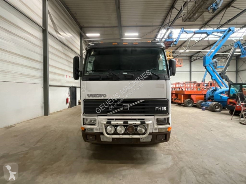 شاحنة Volvo 520 8X4