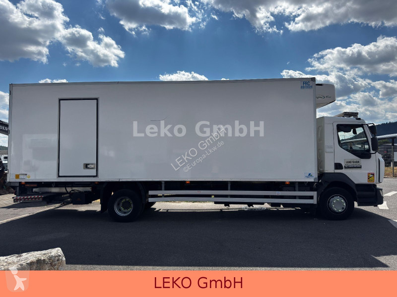 شاحنة Renault D  Mit Carrier Sp 850
