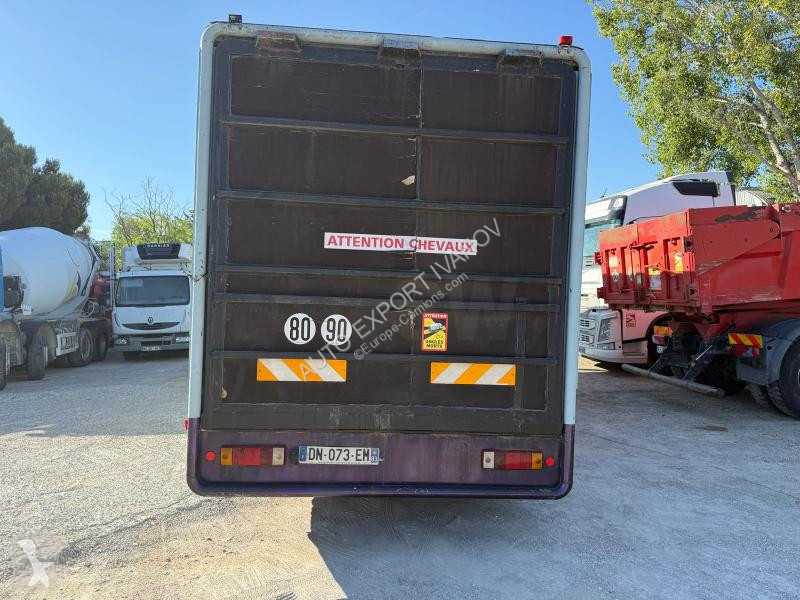 شاحنة Renault 230