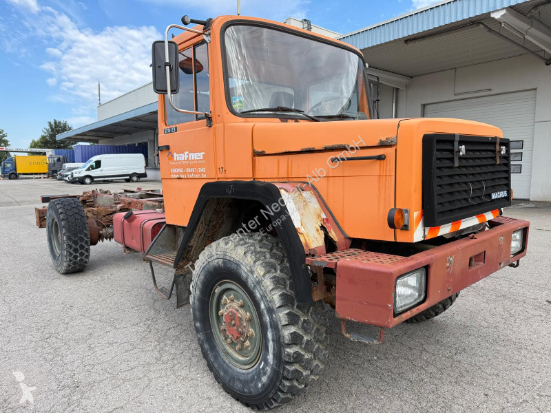 شاحنة Iveco   170-23 - Fahrgestell - V8 - nicht...