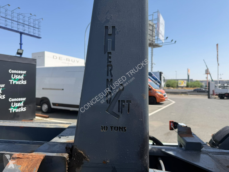 شاحنة Iveco  180E28