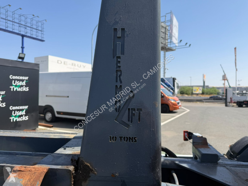 شاحنة Iveco  180E28